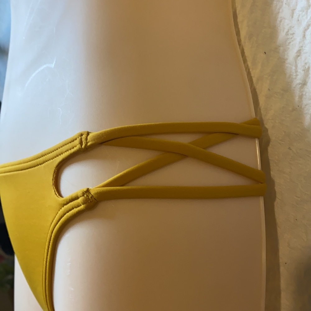 O’Neill saltwater two-piece bikini XS - Picture 6 of 10